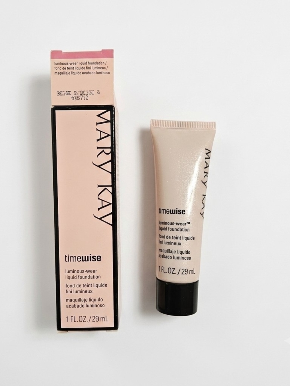 Mary Kay TimeWise Luminous-Wear Liquid Foundation Beige 8